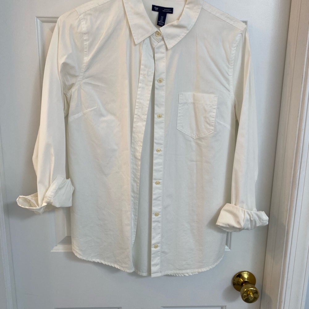 Classic White Women’s Shirt (Boyfriend Fit)